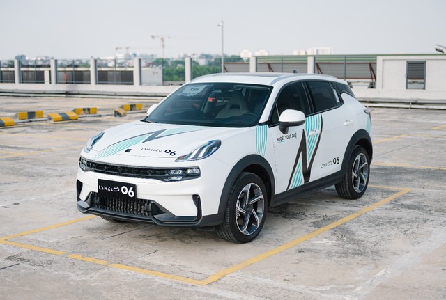 Dàn xe Lynk & Co 06 ‘khoác’ bộ tem phong cách mới- Ảnh 5.