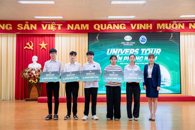 ‏Univers Tour Tiền Phong Nam tiếp tục hành trình kết nối tại Vĩnh Long‏ - Ảnh 3.