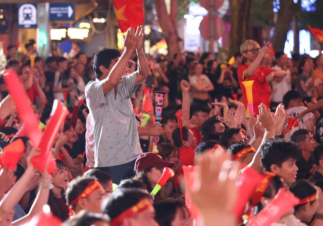 Bia Saigon cùng người hâm mộ nối dài niềm tự hào bóng đá Việt Nam- Ảnh 2.