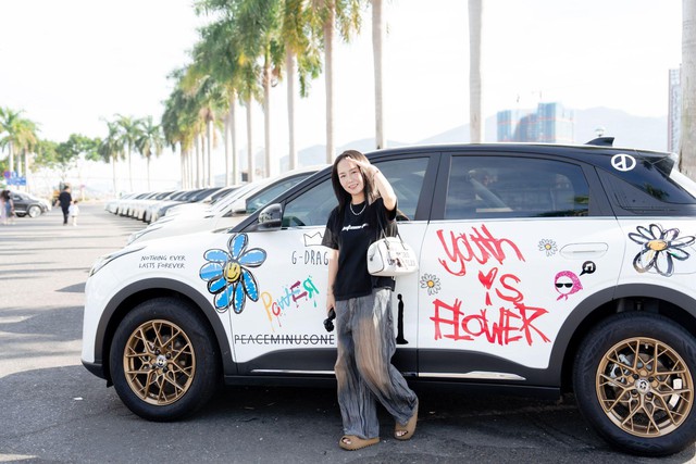 ‏Mãn nhãn dàn Geely EX2 khoe cá tính cùng bộ sưu tập decal độc đáo tại Roadshow Đà Nẵng ‏ - Ảnh 4.