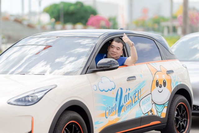 ‏Mãn nhãn dàn Geely EX2 khoe cá tính cùng bộ sưu tập decal độc đáo tại Roadshow Đà Nẵng ‏ - Ảnh 7.