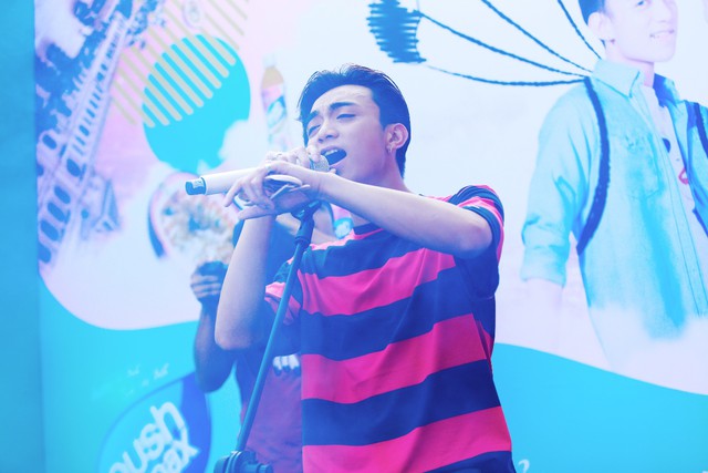 Cuối c&ugrave;ng Soobin cũng chịu tiết lộ ca kh&uacute;c mới được h&agrave;ng trăm fan săn l&ugrave;ng - Ảnh 6.
