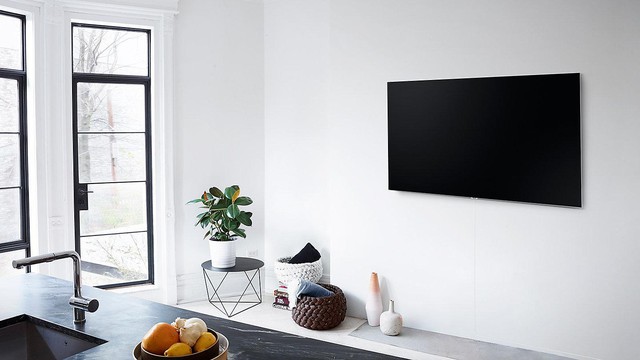 Ngay cả khi được treo tường, nhờ tính đột phá trong thiết kế mà trông TV QLED 49 inchs Q7F trông giống một bức tranh hội họa hơn là một thiết bị công nghệ đỉnh cao.