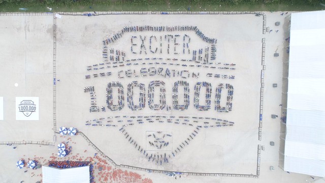 Ghép tranh kỷ niệm 1 triệu Exciter lăn bánh tại Việt Nam - Ảnh 4.