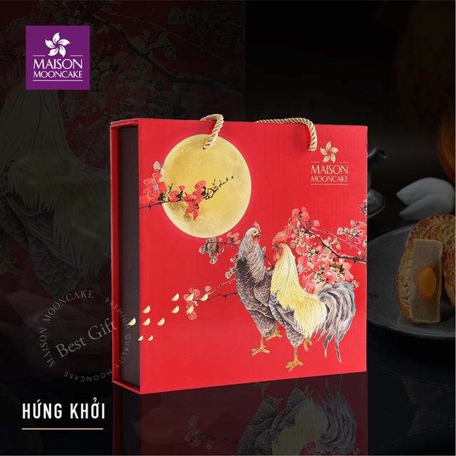 Hứng Khởi  - hộp 4 bánh giá 290.000 VNĐ với các loại nhân: Trứng nghiền Hong Kong, Thập cẩm, Sen trắng trứng mặn, Đậu xanh.