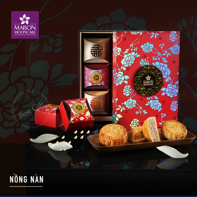 Nồng Nàn – hộp 6 bánh giá 420.000 VNĐ bao gồm 6 loại nhân hấp dẫn: Trứng nghiền Hong Kong, Thập cẩm, Trà xanh, Sen trắng trứng mặn, Đậu đỏ, Đậu xanh…