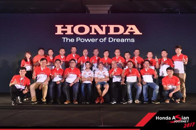 Chiêm ngưỡng siêu mô tô 7 tỉ và dàn xe “khủng” xuất hiện trong hành trình Honda Asian Jourrney 2017 - Ảnh 4.