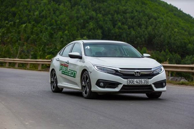 Honda Civic tiêu thụ 4,5L/100km: Xe hạng C ăn xăng chỉ như hạng B - Ảnh 2.