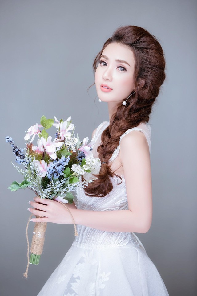 Linh Napie: Từ nữ diễn viên trở thành sáng lập thương hiệu mỹ phẩm - Ảnh 1. Linh Napie: Từ nữ diễn viên trở thành sáng lập thương hiệu mỹ phẩm - Ảnh 1.
