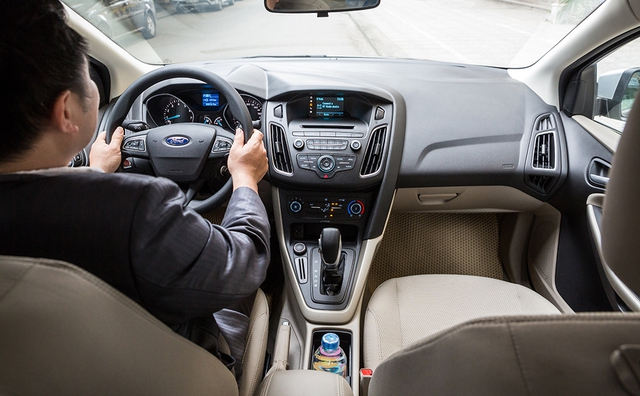 Khách hàng Việt nói gì về Ford Focus Trend? - Ảnh 3. Khách hàng Việt nói gì về Ford Focus Trend? - Ảnh 3.