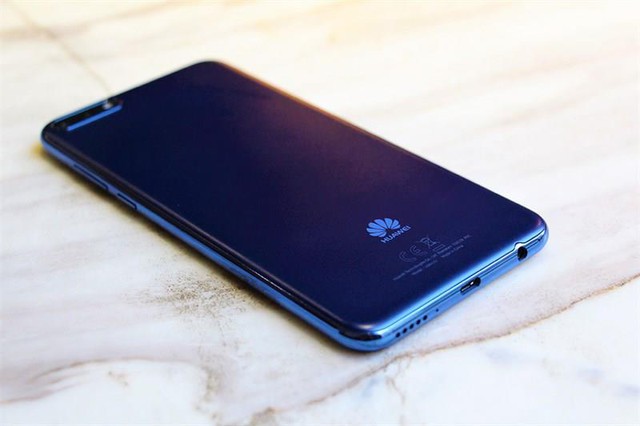 Cận cảnh Huawei Y7 Pro (2018) tràn viền tinh tế giá chưa đến 4 triệu đồng - Ảnh 2.