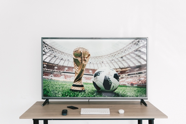 Tậu ngay mẫu TV 55 inch LED 4K vừa đẹp, vừa xịn mà giá vô cùng hợp lý để xem World Cup - Ảnh 2.