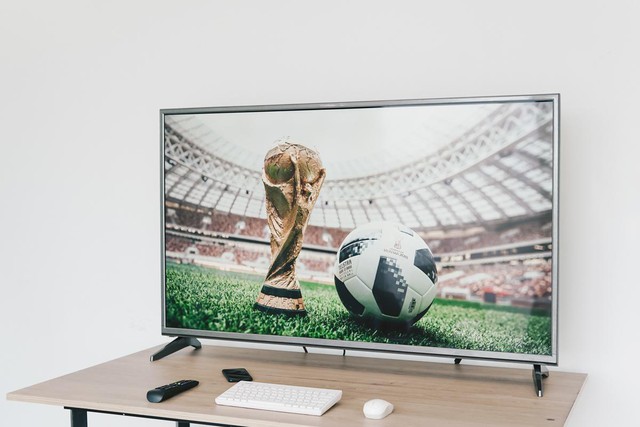 Kinh doanh cafe bóng đá mùa World Cup? Đừng bỏ lỡ mẫu TV 55 inch 4K đến từ thương hiệu Việt này - Ảnh 1.