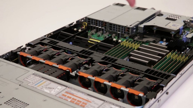 Dell PowerEdge R640 còn được trang bị ba khe cắm mở rộng PCIe.