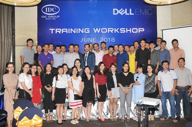 Sự kiện khách hàng được tổ chức tại Novotel Hồ Chí Minh – cung cấp thông tin về thế hệ 14G của DELL, cùng với đó là các giải pháp đi kèm như VMWare, Microsoft ROK.
