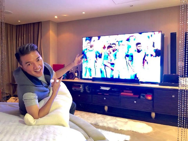 Đàm Vĩnh Hưng khoe TV hàng khủng để xem World Cup 2018 - Ảnh 2.