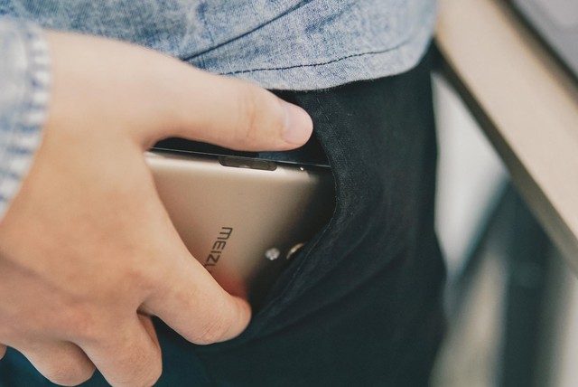 “Thích mê” với cử chỉ nút home như iPhone X và cảm biến vân tay cạnh viền trên Meizu M6S - Ảnh 3.