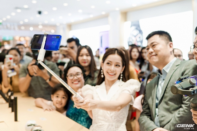 Cửa hàng trải nghiệm đầu tiên của Huawei đã có mặt ở Hà Nội: Mate RS Porsche Design, Matebook X Pro và hơn thế nữa… - Ảnh 7.