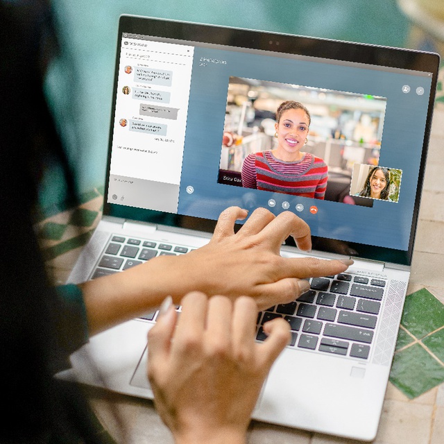 - Laptop là một vật bất ly thân của doanh nhân, những người có công việc đòi hỏi thường xuyên phải di chuyển nhiều - photo - img20181031105652672 - Laptop là một vật bất ly thân của doanh nhân, những người có công việc đòi hỏi thường xuyên phải di chuyển nhiều