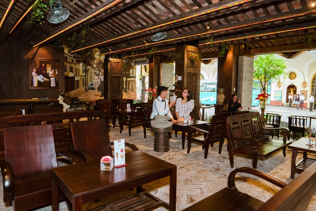 Cà Phê Cậu Hai: tiếp nối trào lưu “vintage chưa bao giờ ngừng hot. - Ảnh 2. Cà Phê Cậu Hai: tiếp nối trào lưu “vintage chưa bao giờ ngừng hot. - Ảnh 2.