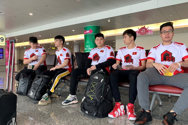 CrossFire Legends: Tuyển Việt Nam chính thức lên đường tham dự chung kết thế giới CFS 2018 tại Trung Quốc - Ảnh 2.