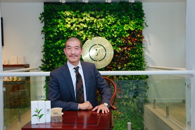 Cha đẻ mỹ phẩm YUAN mong ước đặt vấn đề bảo vệ môi trường lên hàng đầu - Ảnh 2. Cha đẻ mỹ phẩm YUAN mong ước đặt vấn đề bảo vệ môi trường lên hàng đầu - Ảnh 2.