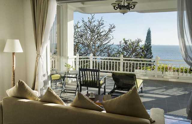 L&eacute;man Cap Resort & Spa nhận giải thưởng v&agrave;ng Gold Circle Awards 2016 của Agoda - Ảnh 2.
