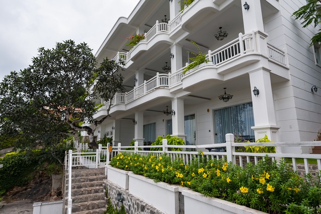L&eacute;man Cap Resort & Spa nhận giải thưởng v&agrave;ng Gold Circle Awards 2016 của Agoda - Ảnh 3.