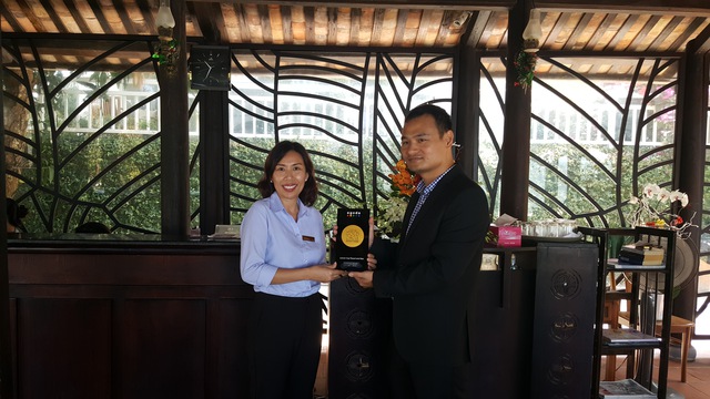L&eacute;man Cap Resort & Spa nhận giải thưởng v&agrave;ng Gold Circle Awards 2016 của Agoda - Ảnh 4.