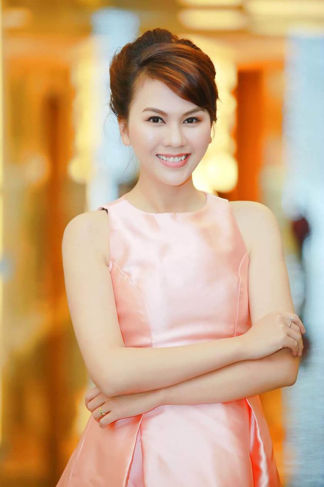 &Aacute; qu&acirc;n Vietnam&rsquo;s Next Top Model Huy Quang v&agrave; si&ecirc;u mẫu Hạ Vy học l&agrave;m cocktail tại Tr&agrave;ng Tiền Plaza - Ảnh 4.
