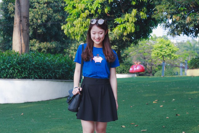 Hot girl ngoại ngữ Khánh Vy, vlogger đanh đá Tun Phạm tạo trend mới cùng áo phông T-Vịt siêu đáng yêu - Ảnh 1.