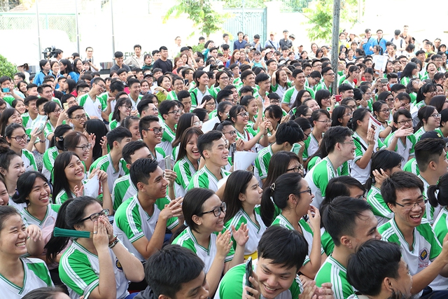 Hơn 2.000 học sinh n&ocirc; nức trải nghiệm l&agrave;m sinh vi&ecirc;n SIU - Ảnh 4.