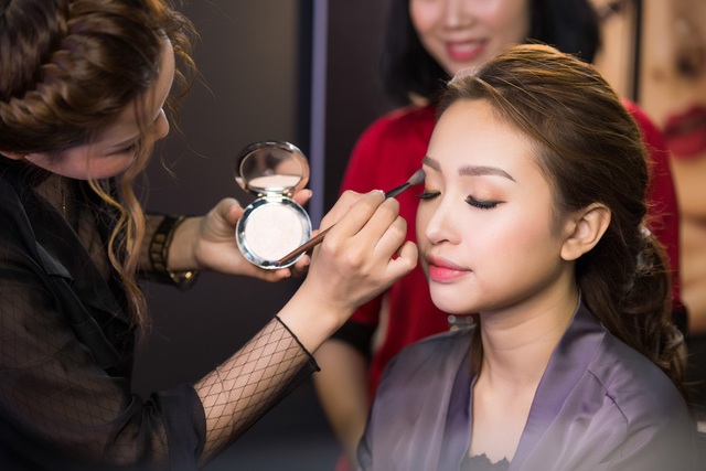 MC Vân Hugo, Á hậu Tú Anh mừng khai trương Linh Jace Makeup Store - Ảnh 3.