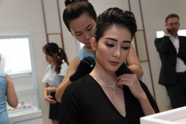 D&agrave;n mẫu Next top model khoe style trang sức chất lừ trong &ldquo;đ&ecirc;m kim cương&rdquo; - Ảnh 6.