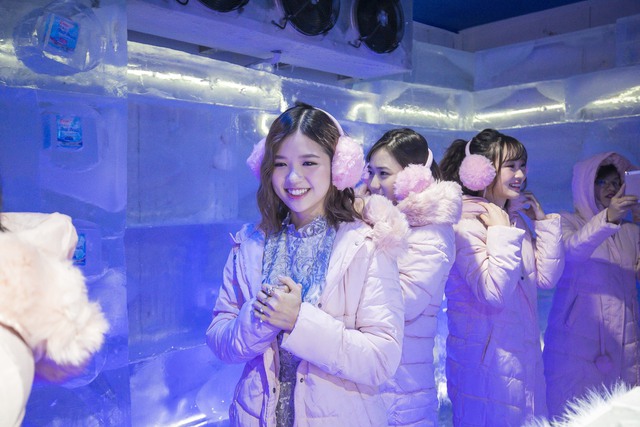 Trâm Anh, Sun HT và Suni Hạ Linh hào hứng khám phá nhà băng -5 độ C ngay tại Hà Nội - Ảnh 5.