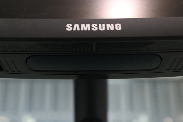 Đập hộp màn hình máy tính chơi game đang hot hiện nay: Samsung CFG70 - Ảnh 21.
