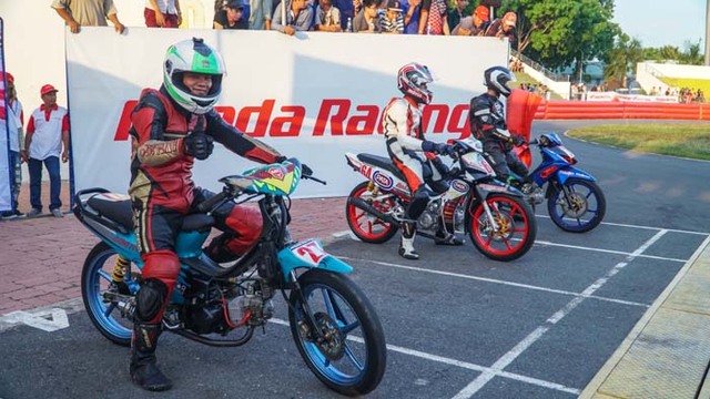 Giải đua xe Honda Việt Nam 2017 tại Bà Rịa: Gay cấn, kịch tính, máu lửa - Ảnh 2.