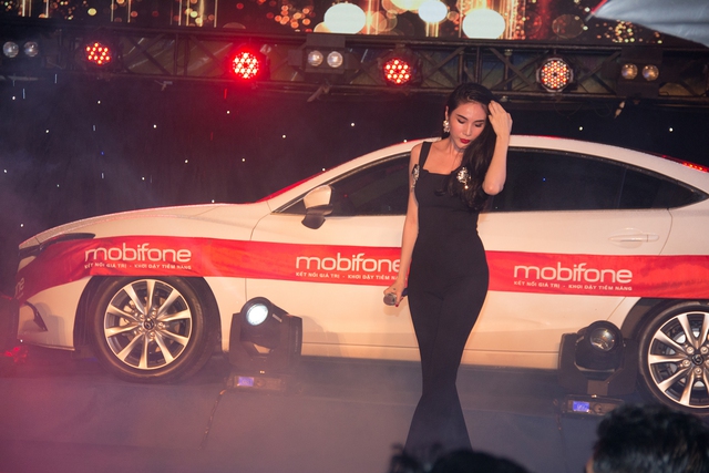 Thủy Tiên livestream màn diễn sôi động trong đêm công bố giải thưởng của MobiFone - Ảnh 2.