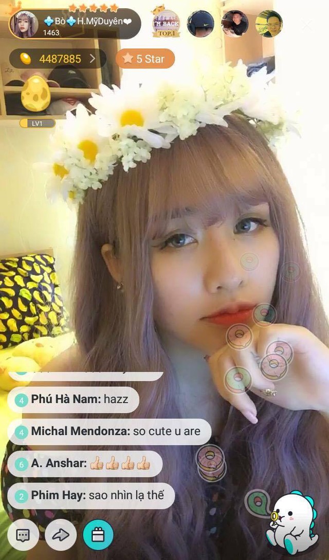 D&ugrave; c&oacute; th&iacute;ch hay kh&ocirc;ng - 3 c&ocirc; n&agrave;ng n&agrave;y cứ livestream l&agrave; d&acirc;n mạng lại k&eacute;o v&agrave;o xem - Ảnh 4.