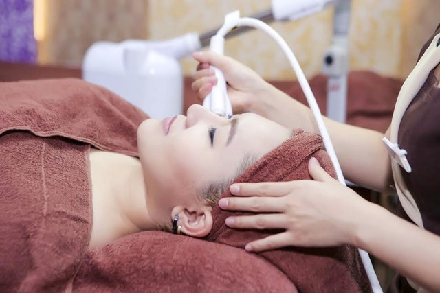 C&ugrave;ng ca sĩ Vicky Nhung truy t&igrave;m giải ph&aacute;p triệt ti&ecirc;u mụn, th&acirc;m, sẹo - Ảnh 4.