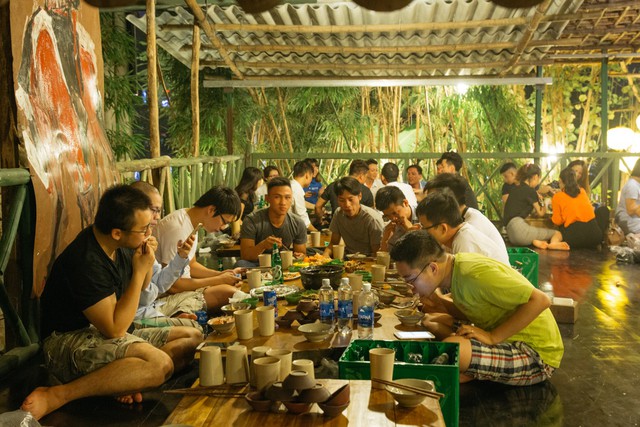 Bắt gặp bồ nh&iacute; th&aacute;i tử Phan Hải tung tăng tr&ecirc;n phố Th&aacute;i H&agrave; - Ảnh 5.
