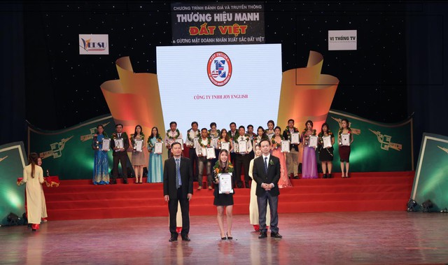 Bứt ph&aacute; với tiếng Anh giao tiếp tại Joy English - Ảnh 4.