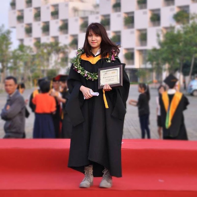 Gặp c&ocirc; g&aacute;i tốt nghiệp thủ khoa ng&agrave;nh Mỹ thuật Đa phương tiện quốc tế ở tuổi 17 - Ảnh 1.