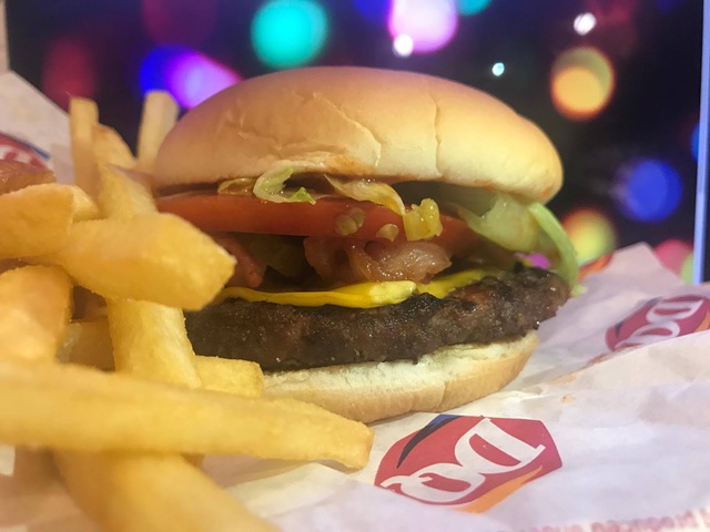 H&egrave; vui m&agrave; chẳng cần đi xa với khuyến m&atilde;i mua 1 tặng 1 của DQ Grill & Chill - Ảnh 3.