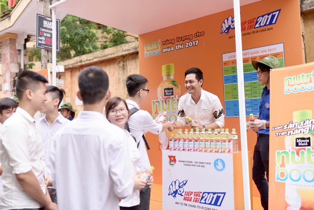 Ấn tượng với hoạt động tiếp năng lượng, th&ecirc;m sức bền cho sĩ tử &ldquo;vượt vũ m&ocirc;n&rdquo; của Nutriboost - Ảnh 2.