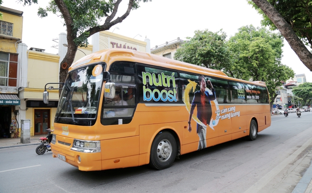 MC Phan Anh bất ngờ xuất hiện trên xe buýt tiếp năng lượng, thêm sức bền mùa thi của Nutriboost - Ảnh 7.