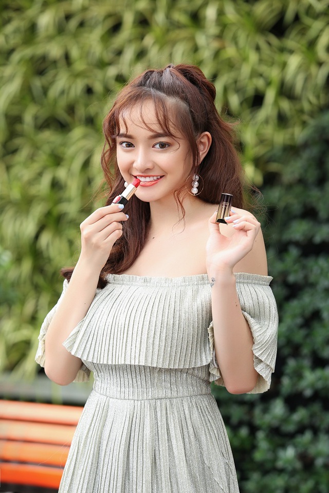 Thoát khỏi hình ảnh “chưa mười tám”, Kaity Nguyễn biến hóa đa dạng với 6 phong cách trang điểm mới - Ảnh 3.