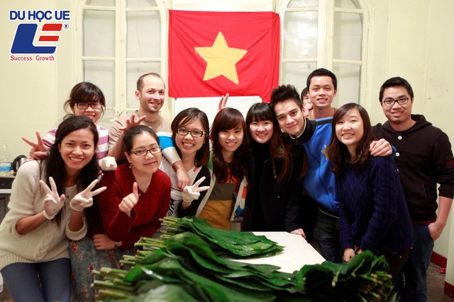 Học đại học ở Việt Nam kh&ocirc;ng phải l&agrave; c&aacute;nh cửa duy nhất dẫn đến th&agrave;nh c&ocirc;ng - Ảnh 1.