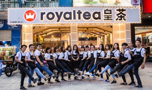 Khai trương cửa h&agrave;ng thứ 3, Royaltea giảm gi&aacute; 50% tại TP.Hồ Ch&iacute; Minh - Ảnh 6.