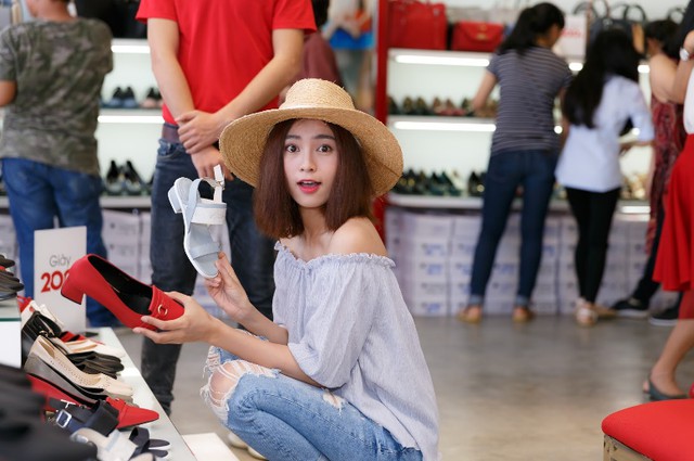 H&agrave;ng loạt sao Việt k&eacute;o nhau mua gi&agrave;y gi&aacute; 200.000 đồng - Ảnh 7.